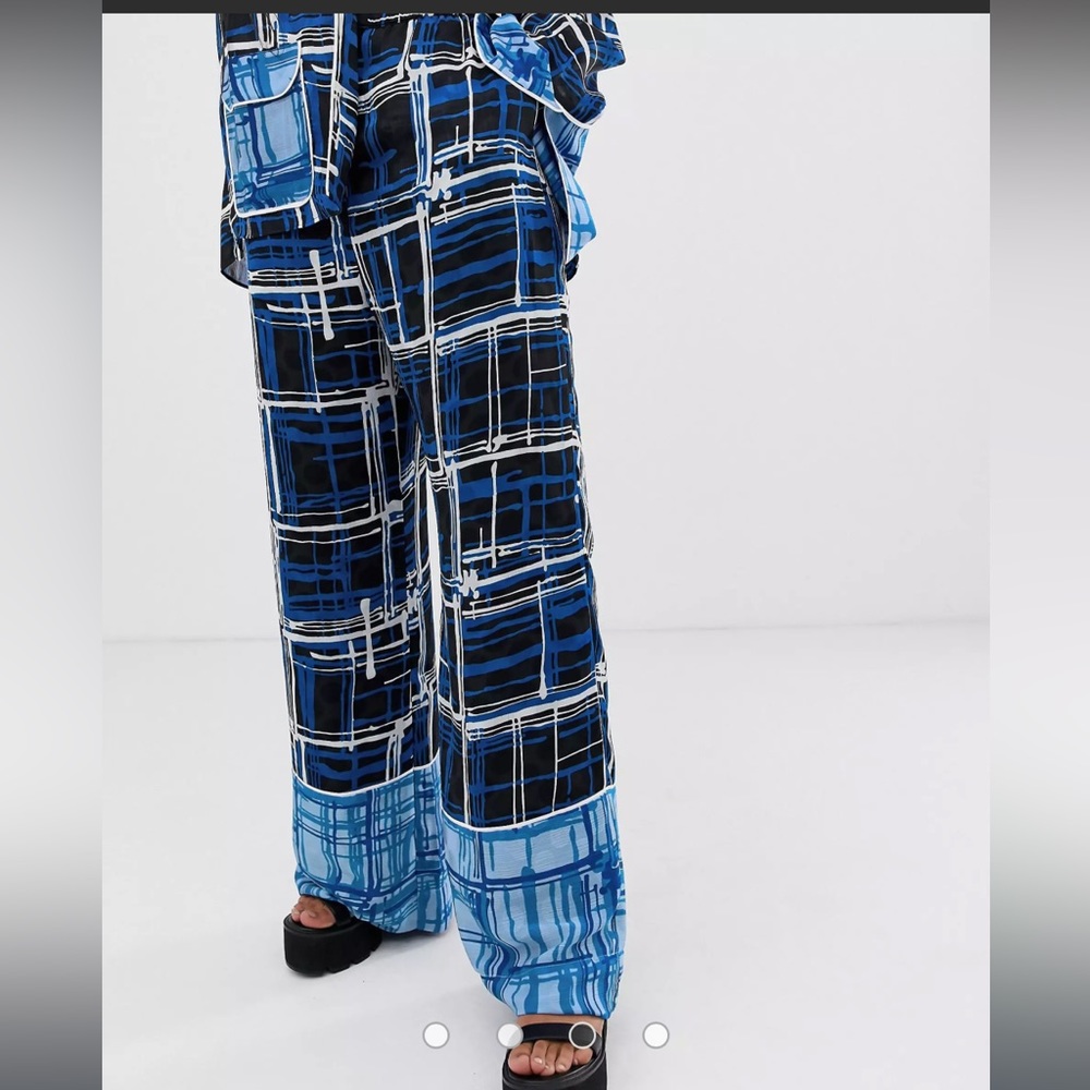 Stunning and elegant wide leg pants
